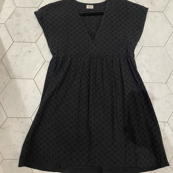 Aritzia Wilfred Black ‘Misha’ Babydoll Dress - Picture 2 of 5